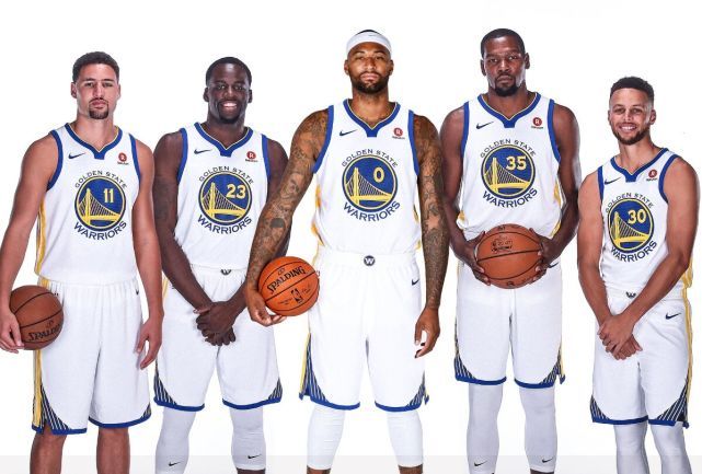 汤圆狼母梦孔大家齐不如玩滑板鞋，加入时代青年联盟TT来击败 Royal Never Give Up